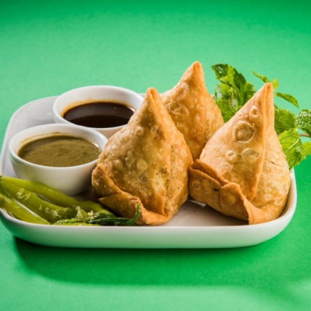 Veggie Samosa (2).